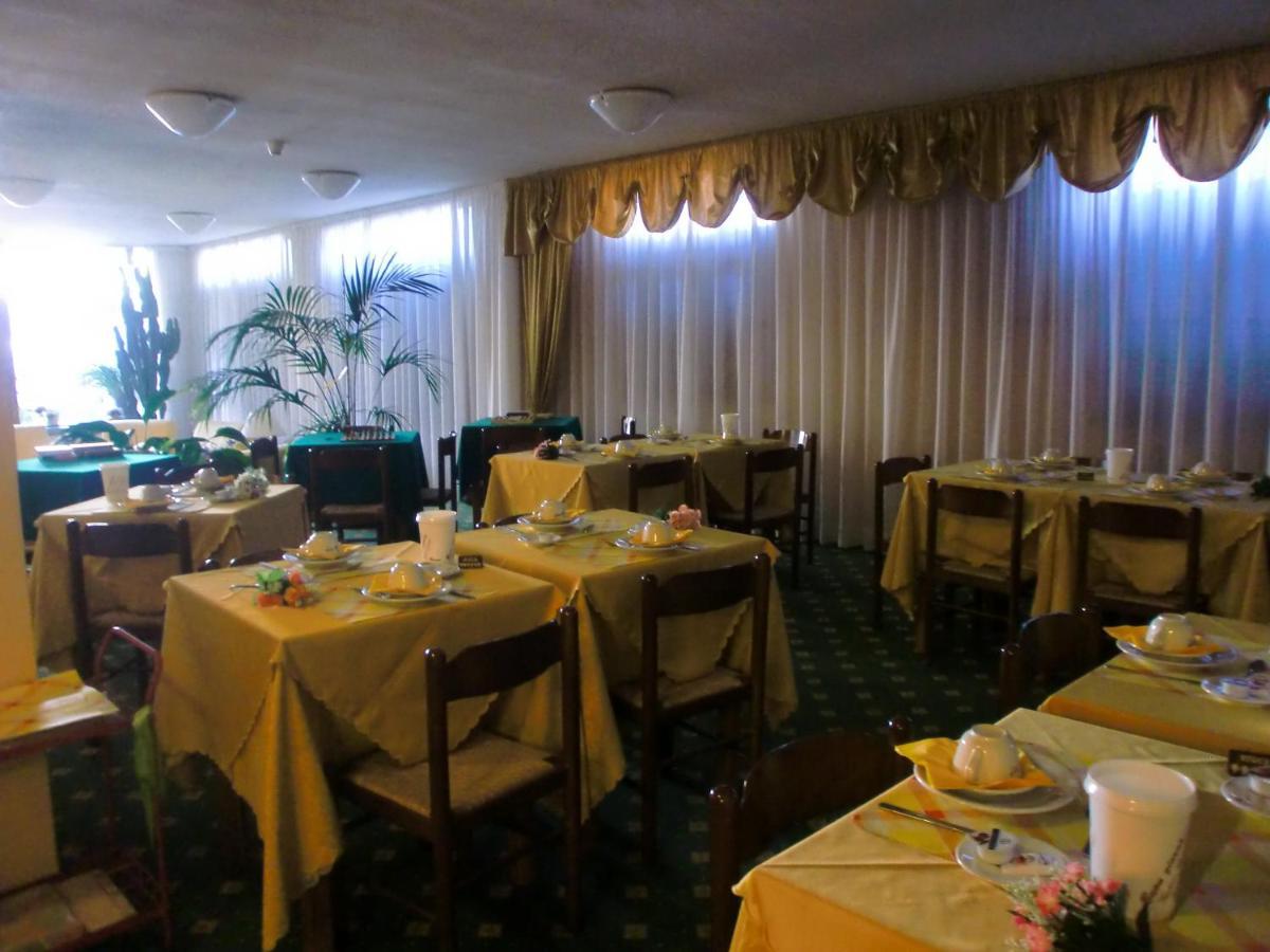 Hotel La Pergola Barga Bagian luar foto