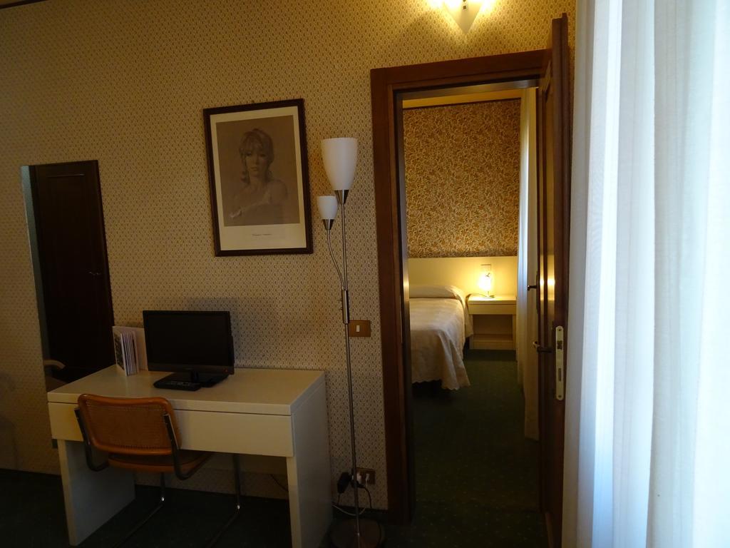 Hotel La Pergola Barga Bagian luar foto