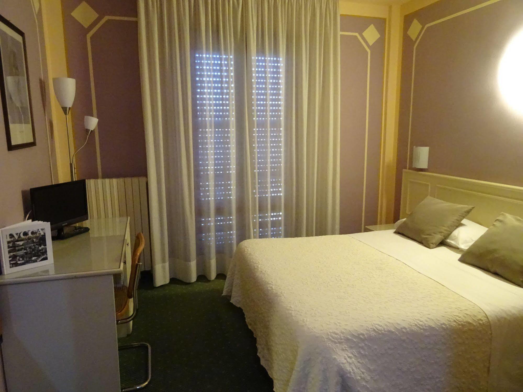 Hotel La Pergola Barga Bagian luar foto