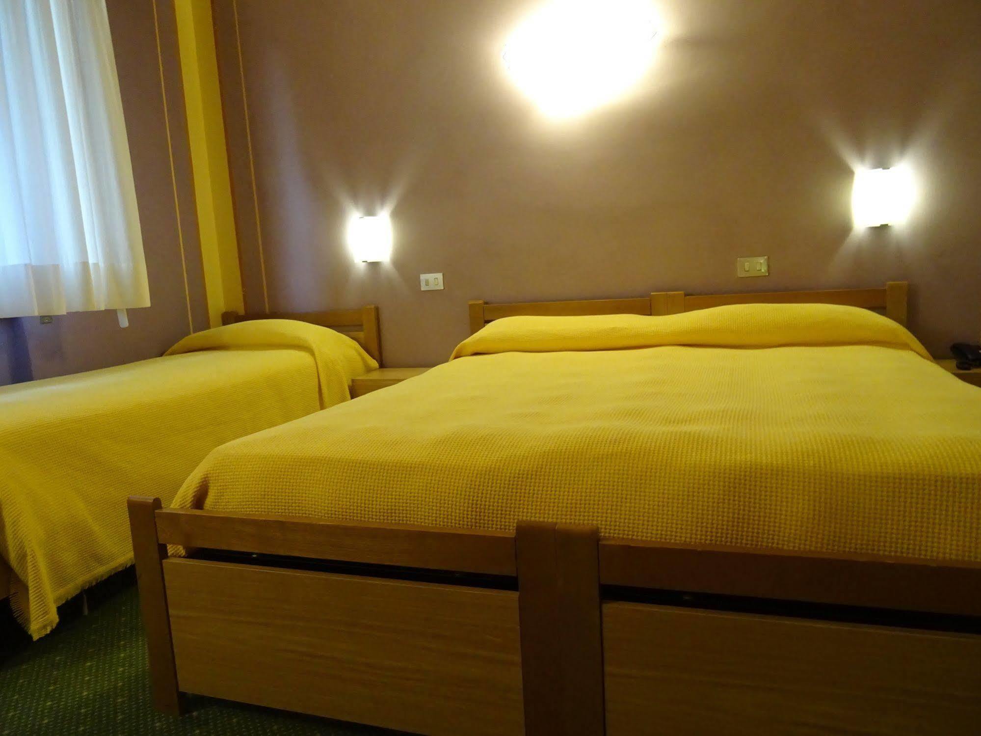 Hotel La Pergola Barga Bagian luar foto