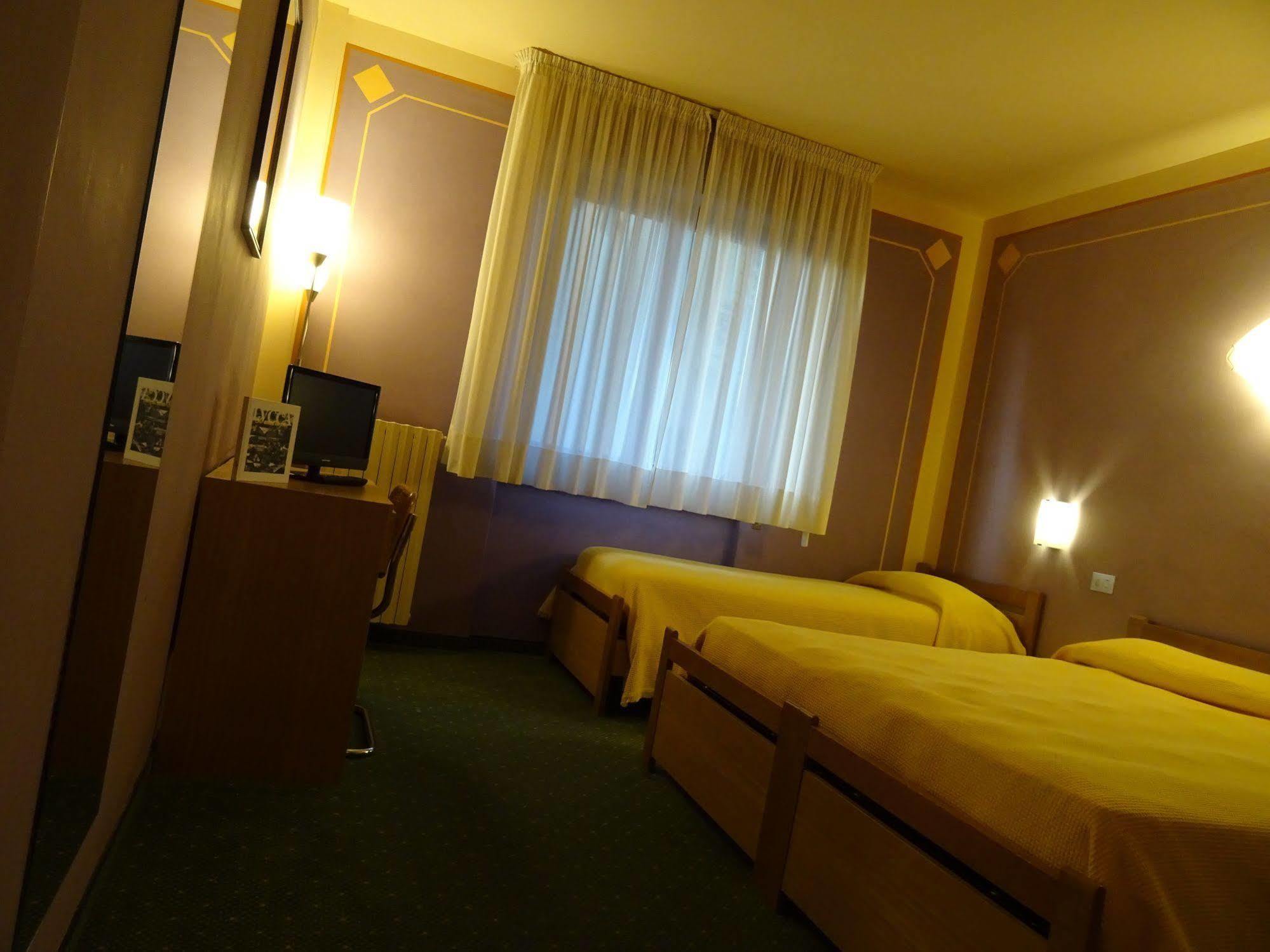 Hotel La Pergola Barga Bagian luar foto