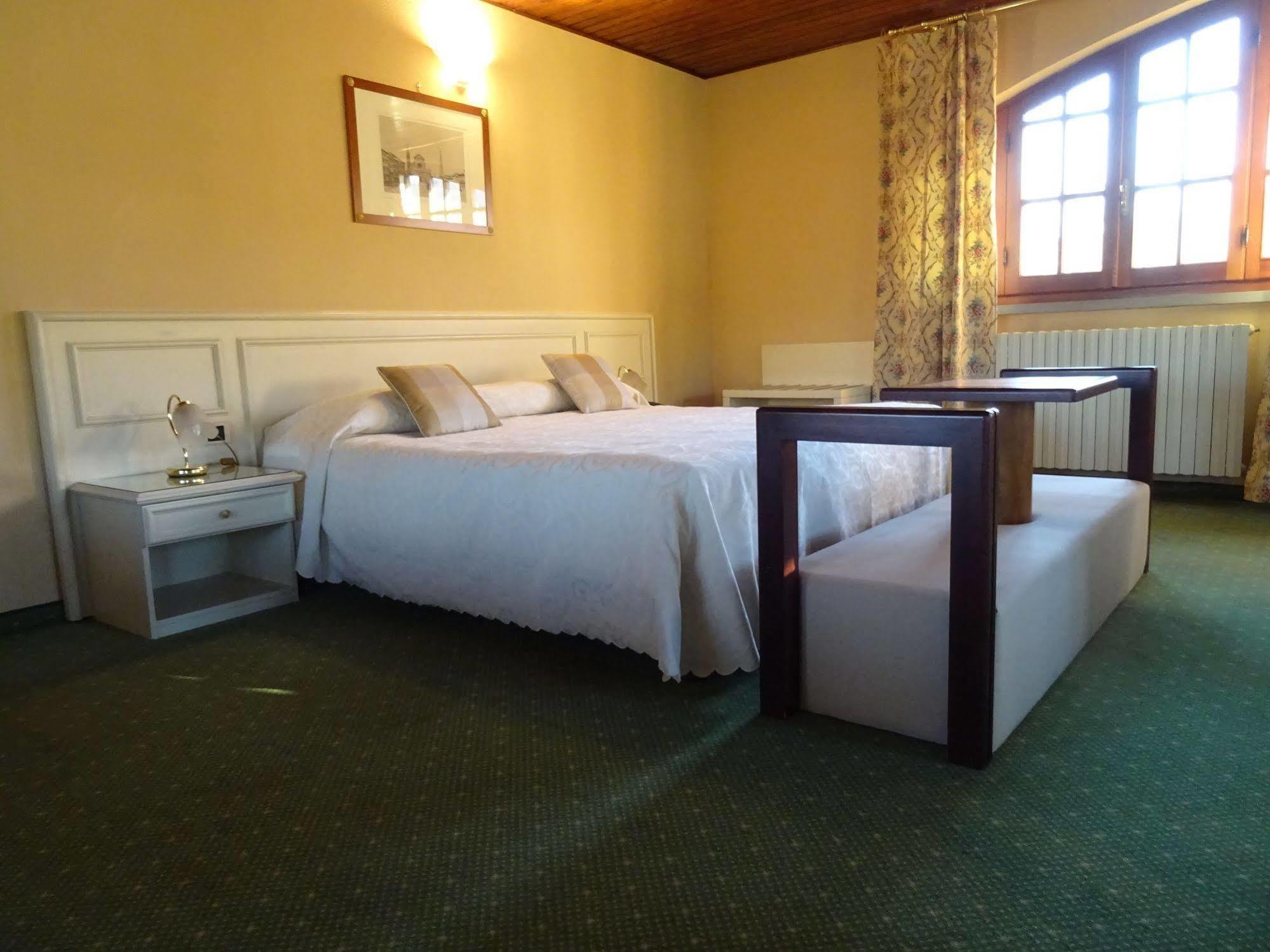 Hotel La Pergola Barga Bagian luar foto