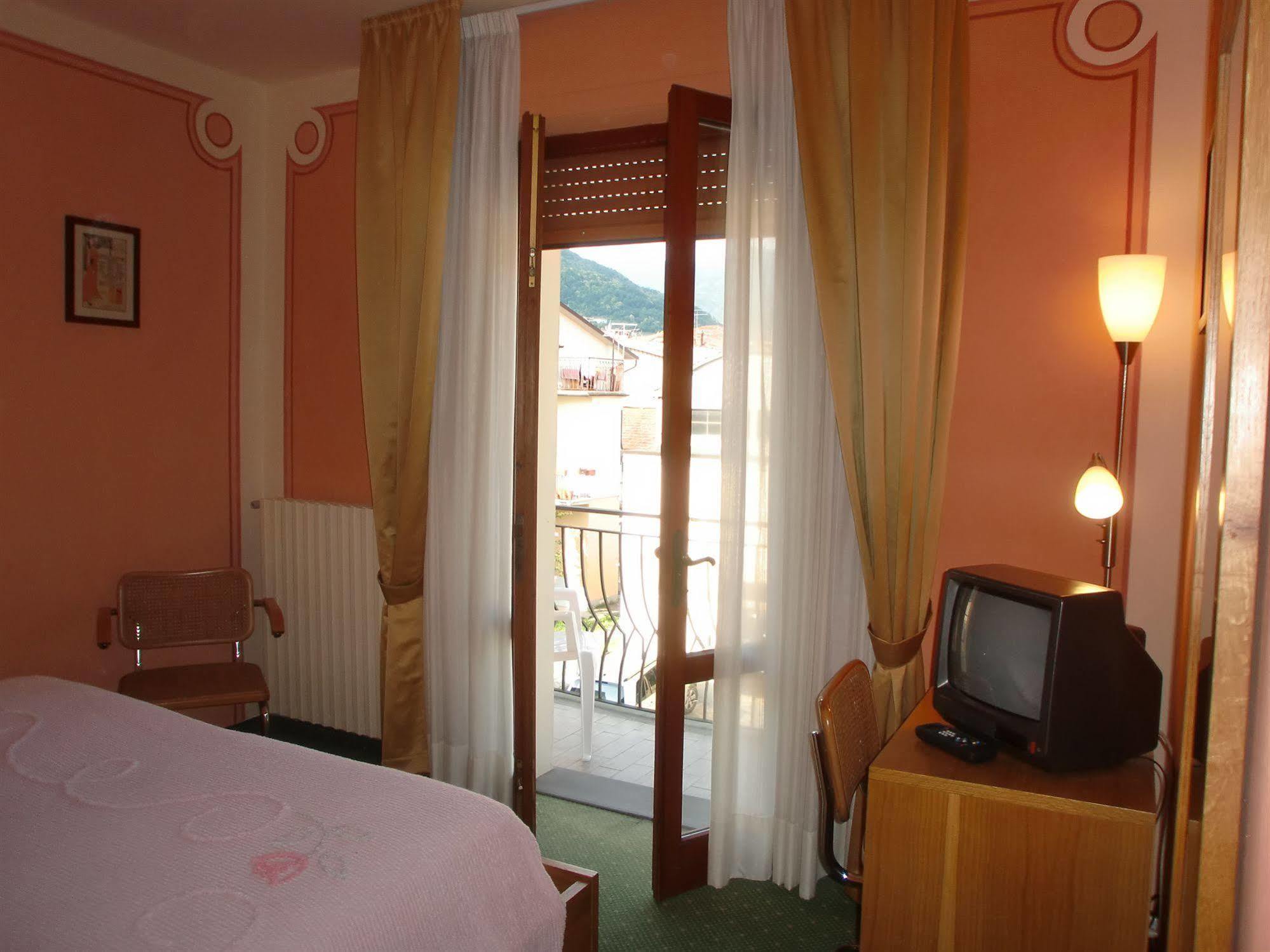 Hotel La Pergola Barga Bagian luar foto